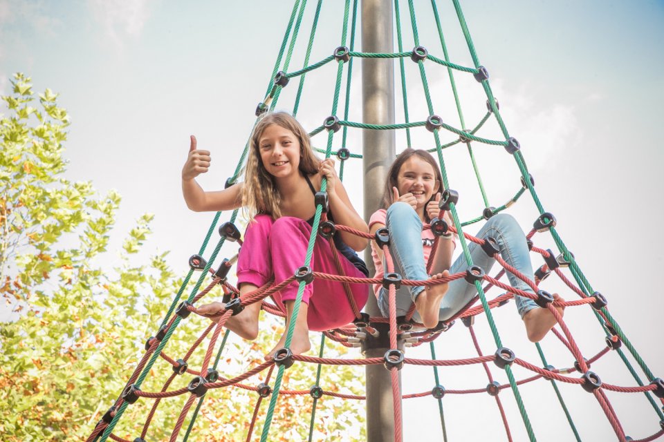 Kinderen in de speeltuin