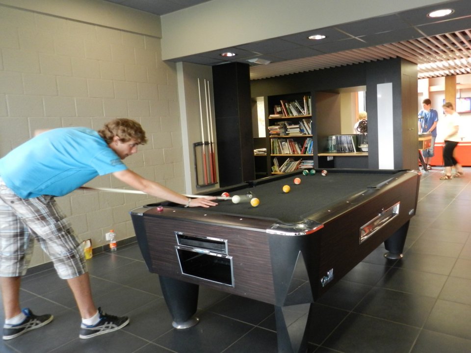 Lounge met biljart Spelletje biljart